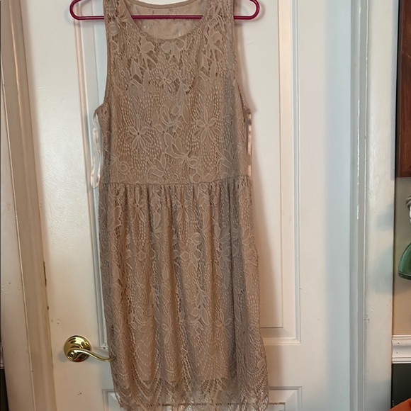 Dresses & Skirts - Elegant Lace Sleeveless Dress